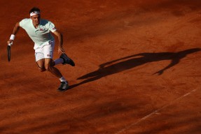 PG游戏-包含纳达尔回归赛场，势不可挡首场状态亮眼，日本队观众沸腾！的词条