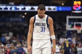 PG游戏-浓眉哥迎来十赛季高光表现，勇士球迷沸腾！的简单介绍